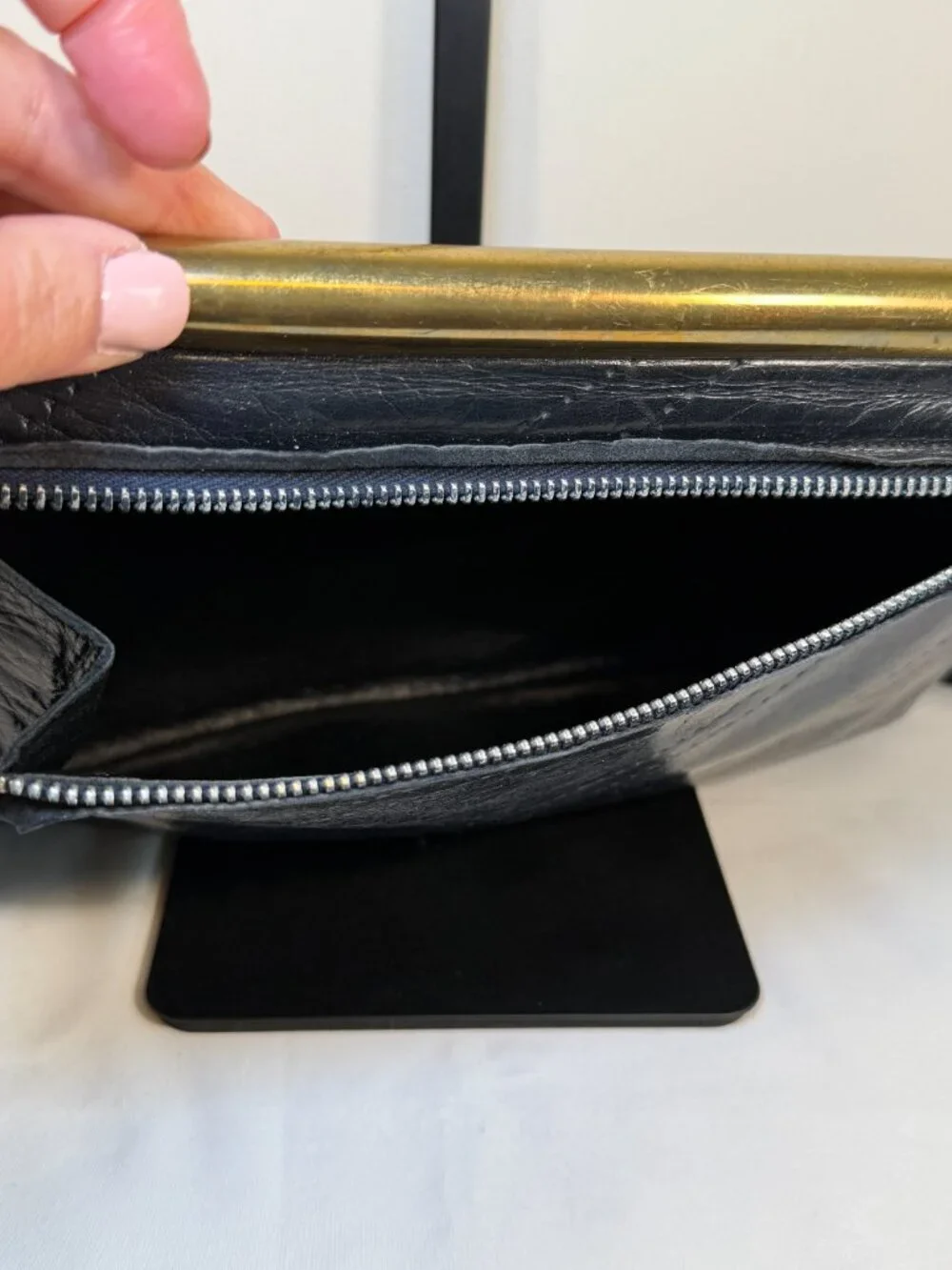 Vintage DONNA ESA Italian Leather Brass Accent Handbag Navy Black